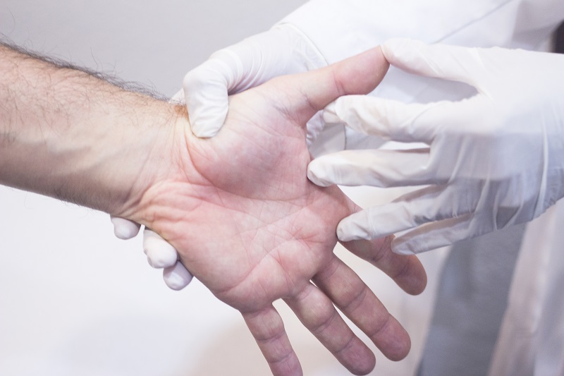 left-hand-pain