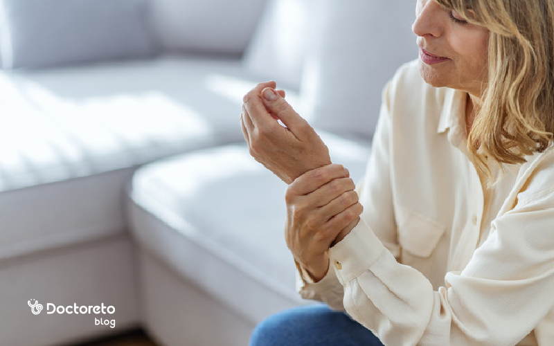 گرفتگی یا کرامپ دست چیست؟ بررسی علل و راه های درمان